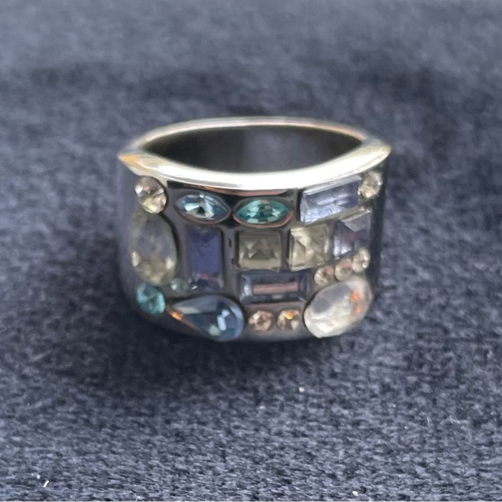 Guess Statement Ring - Picture 6 of 7